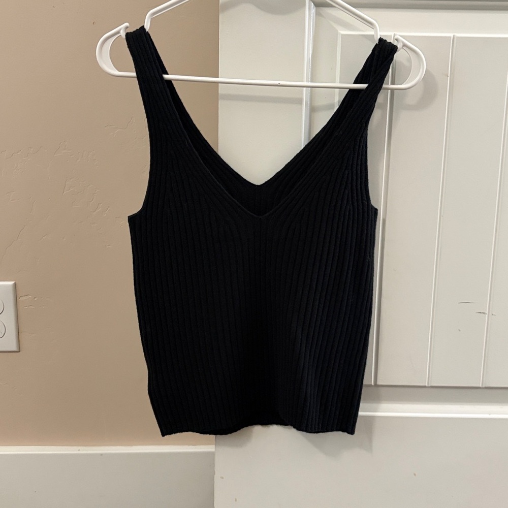 GAP Black Ribbed Tank Top - Picture 2 of 5
